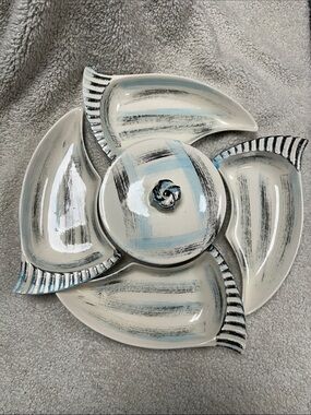 Calif USA, MCM 6 Piece Appetizer/ Veggie  Set. FISH Shaped Dishes & Bowl w/ Lid